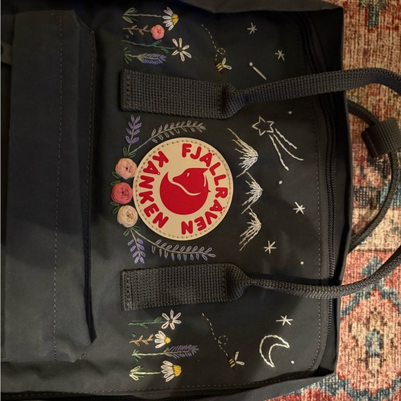 Kånken Blue/Grey Backpack with Embroidered Details - Picture 5 of 13